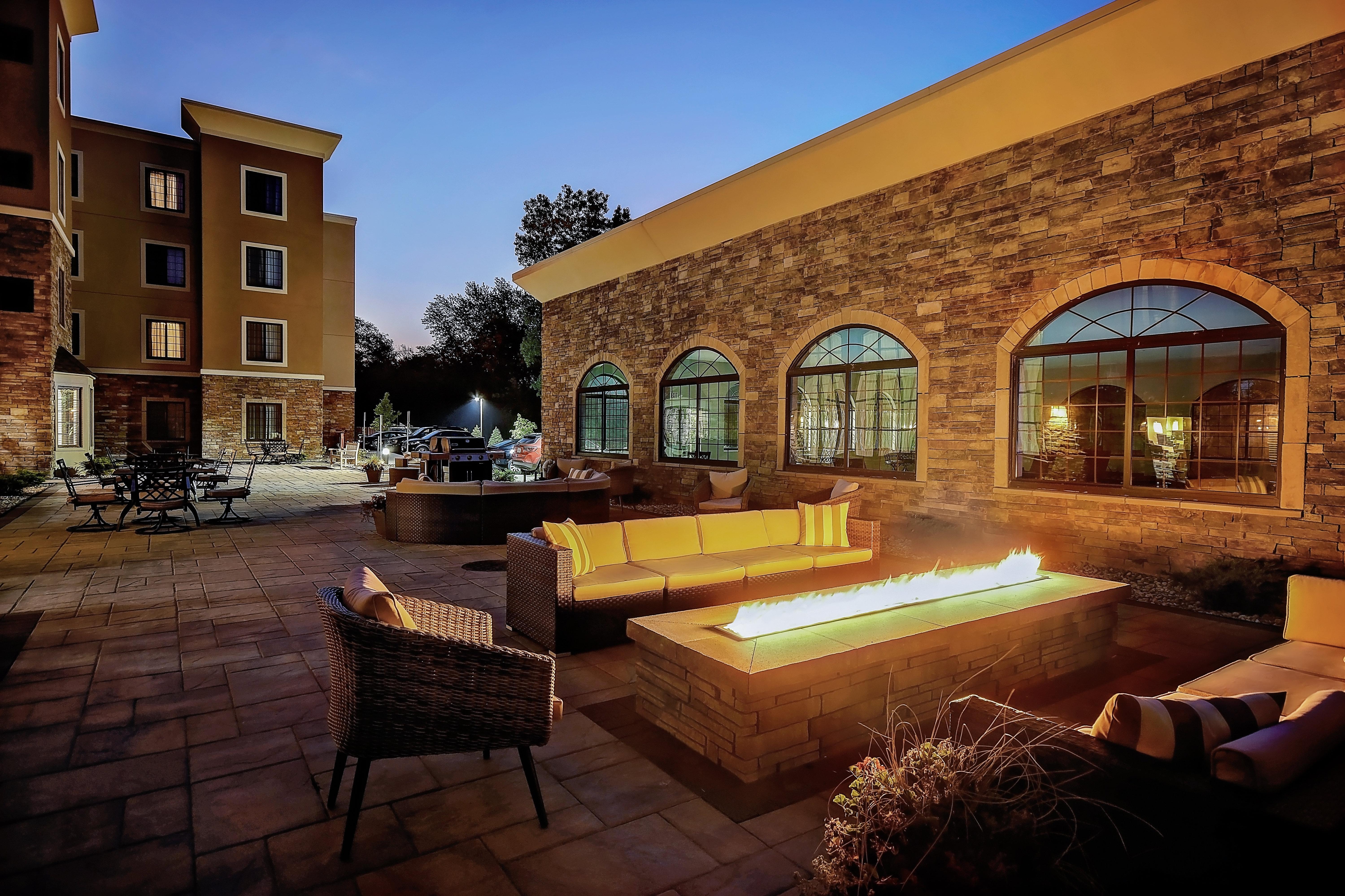 Staybridge Suites - Holland By Ihg Dış mekan fotoğraf